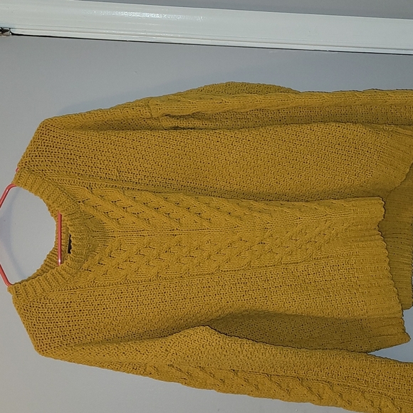 Primark Large Mustard Yellow Sweater with center cable knit design - Picture 2 of 6